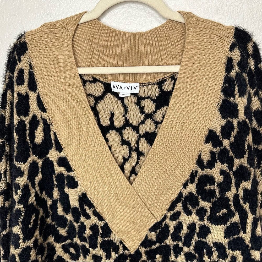 Ava & Viv Leopard Print Fuzzy V-Neck Pull Over Sw… - image 4